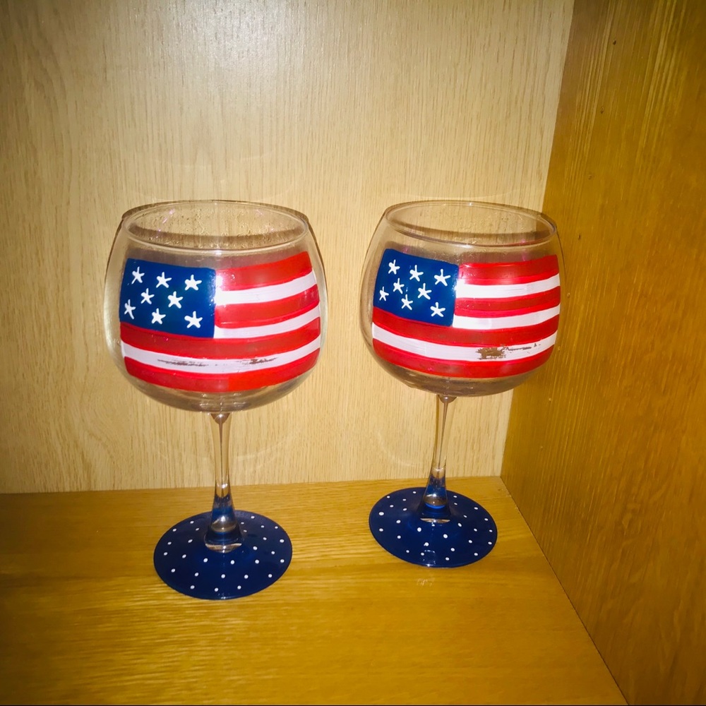 New 2 Modern Flag Wine Glasses Desert Cups Americana - Picture 2 of 16